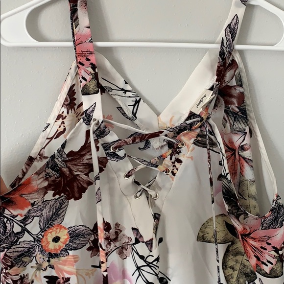 Daytrip floral tank top - Picture 2 of 3